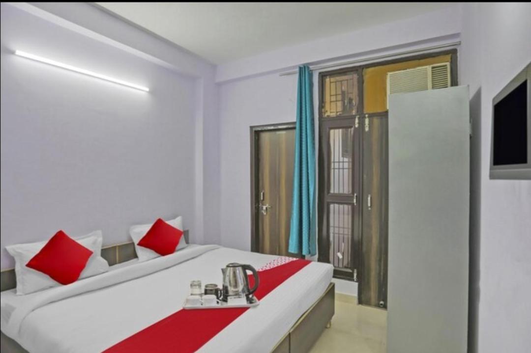 Dream Bed Hotel Noida Exterior photo